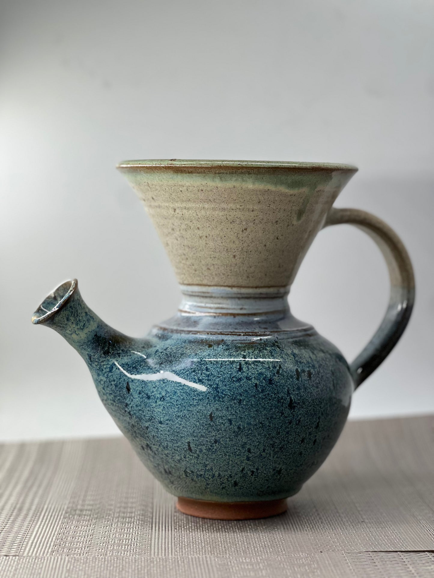 Vandola - Raining Brown